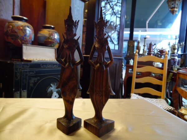 2 beeldjes Indonesie