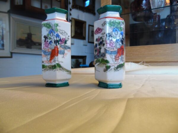 2 kleine chinese vaasjes