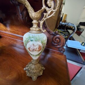 Oude glazen ewer vaas