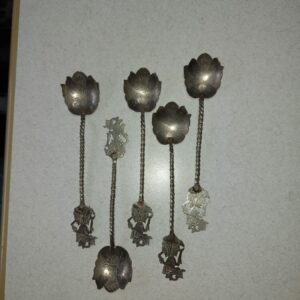 5 ‘wajang’ lepeltjes van Djokja zilver