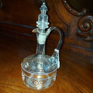 Karaf voorzien van schilderwerk