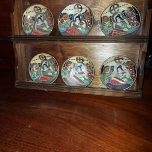 Rekje met 6 schoteltjes