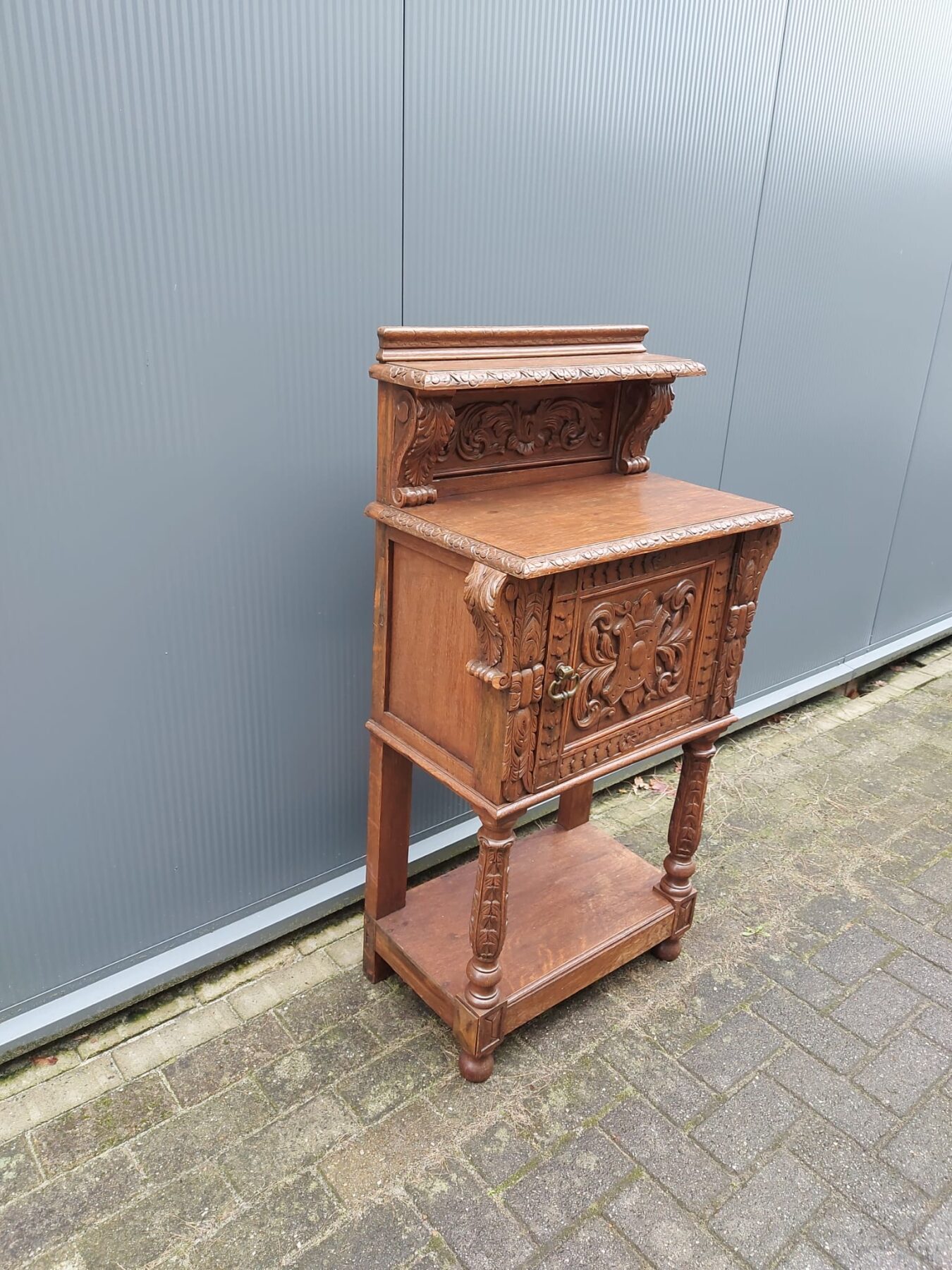 antiek kastje in de neorenaissance stijl - Afbeelding 5